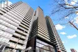 1606 - 28 WELLESLEY STREET E Toronto, ON M4Y 1G3
