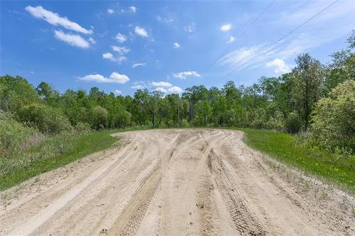 68 White Poplar Rd, La Broquerie, MB 