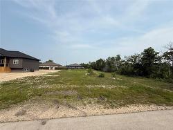 242 Fourth ST Teulon, MB R0C 3B0