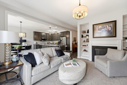 11 Morrison Drive, Hamilton, ON - Indoor Photo Showing Living Room