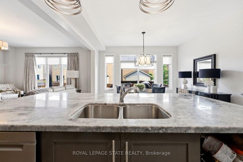 11 Morrison Drive, Hamilton, ON - Indoor Photo Showing Kitchen With Double Sink