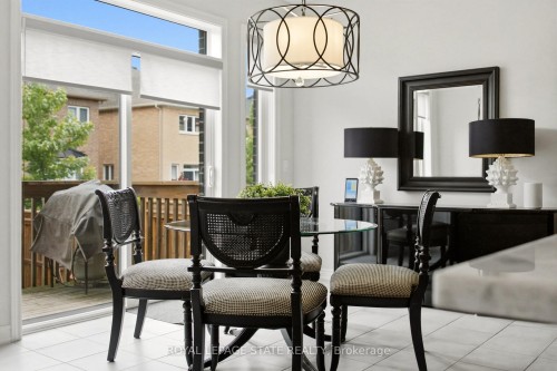 11 Morrison Drive, Hamilton, ON - Indoor Photo Showing Dining Room