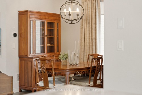 11 Morrison Drive, Hamilton, ON - Indoor Photo Showing Dining Room