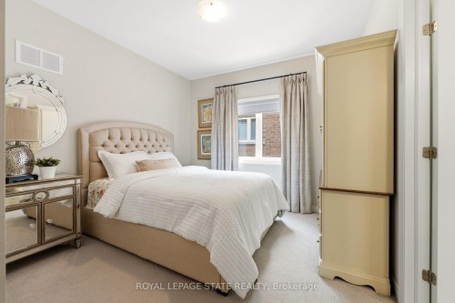 11 Morrison Drive, Hamilton, ON - Indoor Photo Showing Bedroom