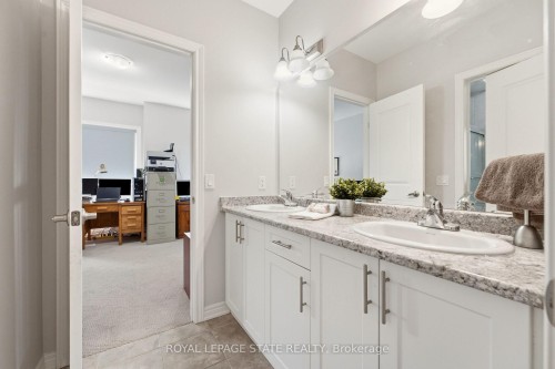 11 Morrison Drive, Hamilton, ON - Indoor Photo Showing Bathroom