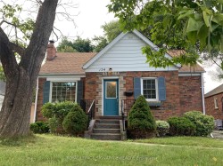134 Glendora Avenue Toronto, ON M2N 2W2