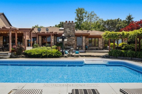 7 Lakegate Drive, Hamilton, ON 