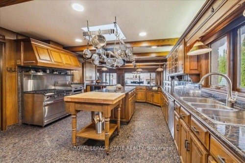 7 Lakegate Drive, Hamilton, ON 