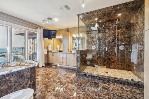 7 Lakegate Drive, Hamilton, ON 