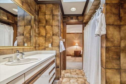 7 Lakegate Drive, Hamilton, ON 