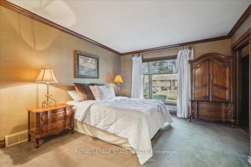 7 Lakegate Drive, Hamilton, ON 