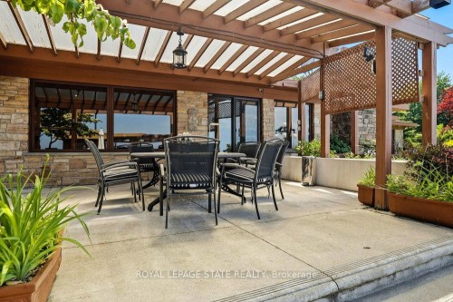 7 Lakegate Drive, Hamilton, ON 