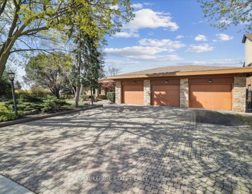 7 Lakegate Drive, Hamilton, ON 