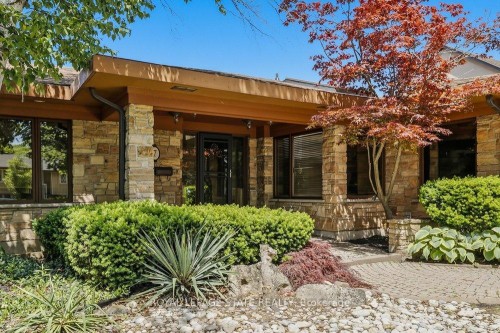 7 Lakegate Drive, Hamilton, ON 