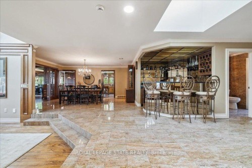 7 Lakegate Drive, Hamilton, ON 