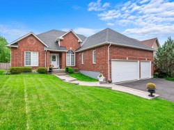 85 Ferncroft Drive Georgina, ON L4P 4G7