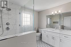 Ensuite bathroom - 