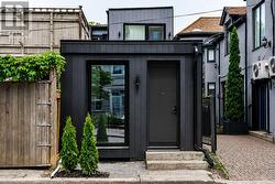 2 - 21 BELMONT STREET Toronto, ON M5R 1P9
