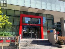 2105 - 185 ROEHAMPTON AVENUE Toronto, ON M4P 1R4