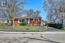 811 DOLPH STREET N  Cambridge, ON N3H 2B6