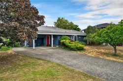 810 Shellbourne Blvd  Campbell River, BC V9W 5E8