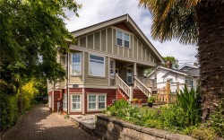 #3-118 Robertson St Victoria, BC V8S 3X1