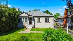 253 MAURICE DRIVE Oakville, ON L6K 2X2