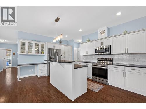 2054 Elkridge Drive, West Kelowna, BC - Indoor Photo Showing Kitchen With Upgraded Kitchen