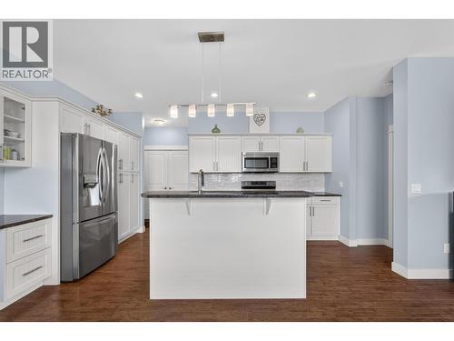 2054 Elkridge Drive, West Kelowna, BC - Indoor Photo Showing Kitchen With Upgraded Kitchen