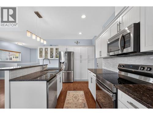 2054 Elkridge Drive, West Kelowna, BC - Indoor Photo Showing Kitchen With Stainless Steel Kitchen With Upgraded Kitchen