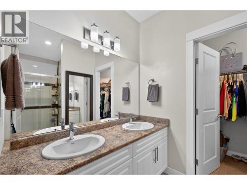2054 Elkridge Drive, West Kelowna, BC - Indoor Photo Showing Bathroom