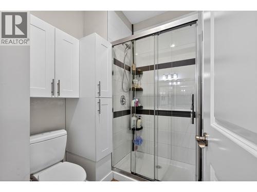 2054 Elkridge Drive, West Kelowna, BC - Indoor Photo Showing Bathroom