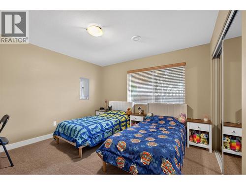 2054 Elkridge Drive, West Kelowna, BC - Indoor Photo Showing Bedroom