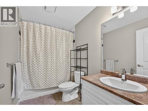 2054 Elkridge Drive, West Kelowna, BC - Indoor Photo Showing Bathroom