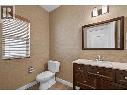 2054 Elkridge Drive, West Kelowna, BC - Indoor Photo Showing Bathroom