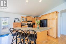 More of kitchen & dining area - 