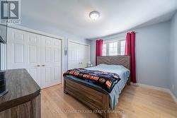 Master suite w/ wall to wall closets - 