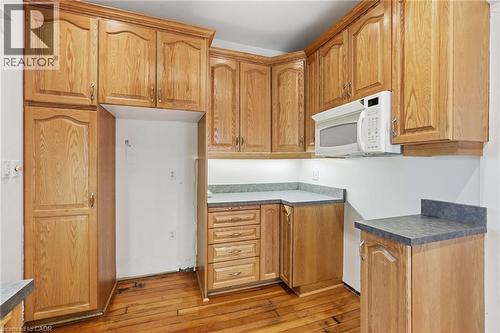 3 Ancaster Street E, Dundas, ON - Indoor