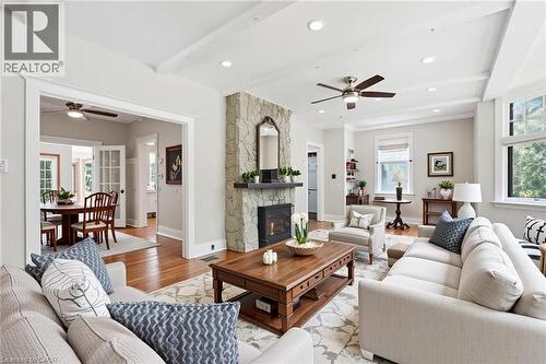 3 Ancaster Street E, Dundas, ON - Indoor Photo Showing Living Room