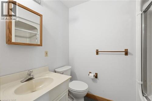3 Ancaster Street E, Dundas, ON - Indoor Photo Showing Bathroom