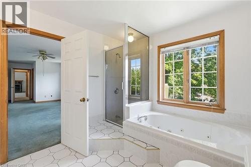 3 Ancaster Street E, Dundas, ON - Indoor Photo Showing Bathroom