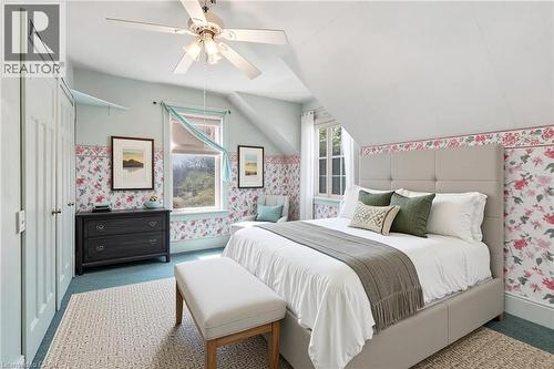 3 Ancaster Street E, Dundas, ON - Indoor Photo Showing Bedroom