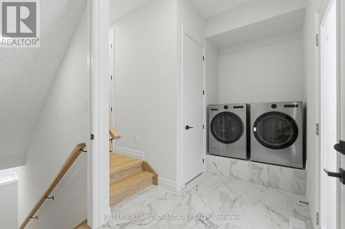 Mud room with main floor laundry - 450 Westhaven Street, Waterloo, ON 