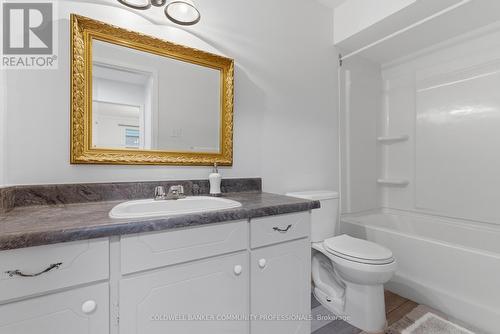 Main level 4pc bathroom - 61 San Pedro Drive, Hamilton, ON 