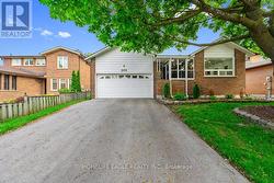 293 PLYMOUTH TRAIL  Newmarket, ON L3Y 6G6