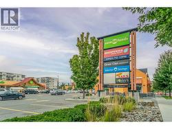 Brandts Creek Crossing Shopping Centre - 