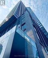 4705 - 8 WELLESLEY STREET W Toronto, ON M4Y 0J5
