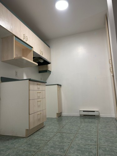 Kitchen - 202-3247 Boul. Du Souvenir, Laval (Chomedey), QC 