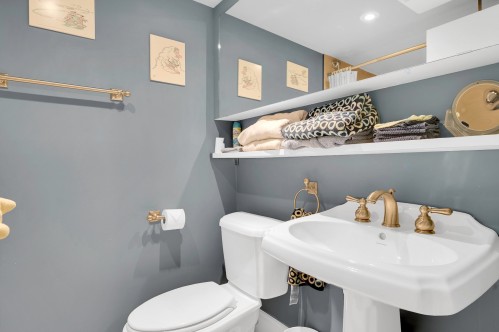 Salle de bains attenante à la CCP - 17 Av. Des Érables, Saint-Sauveur, QC 