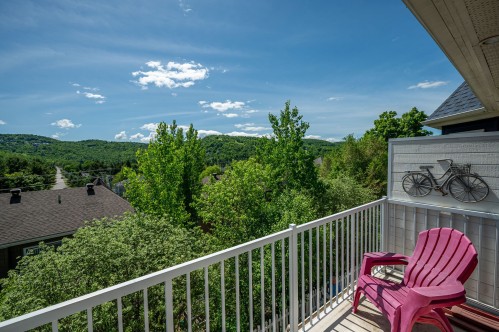 Balcon - 17 Av. Des Érables, Saint-Sauveur, QC 